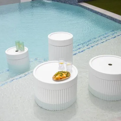 Ripple Wide Table With or Without Umbrella Hole
