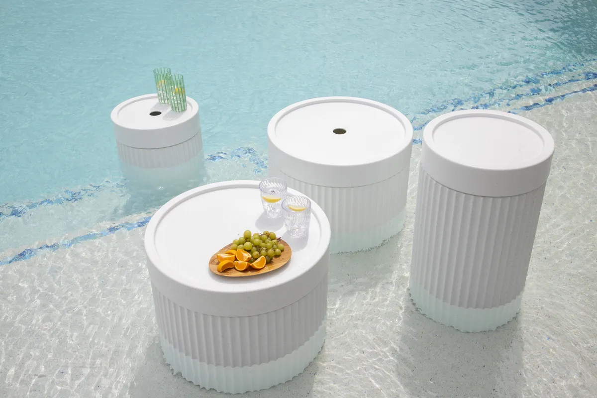 Tenjam Splash furniture in a luxury backyard pool